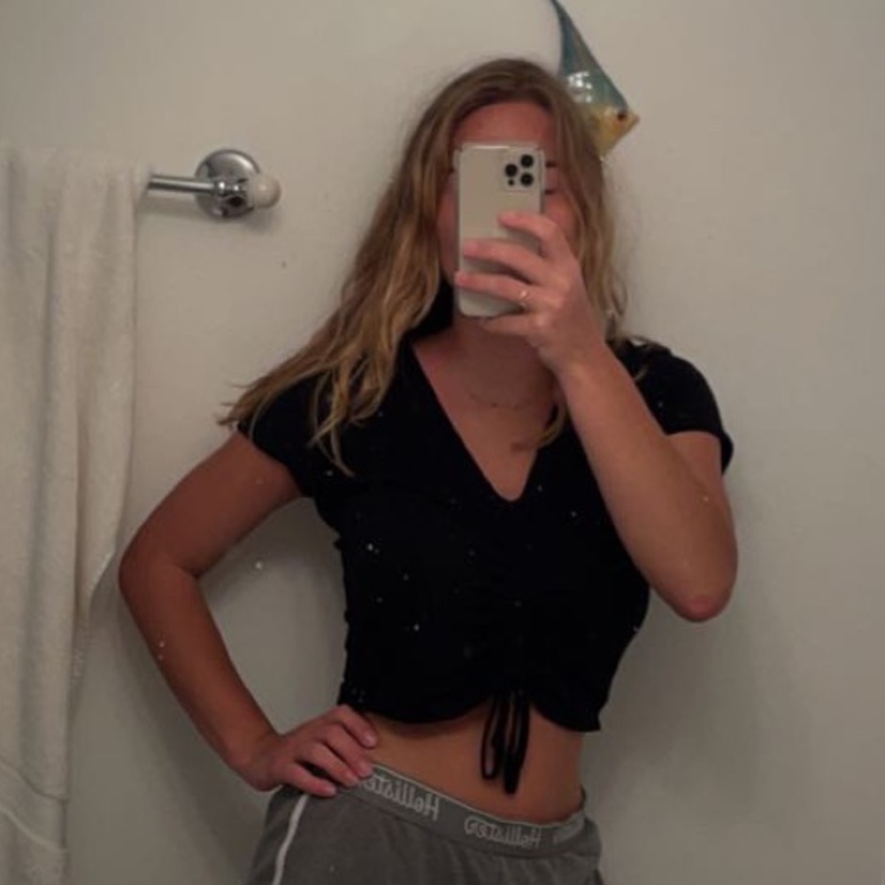 Super cute crop top!